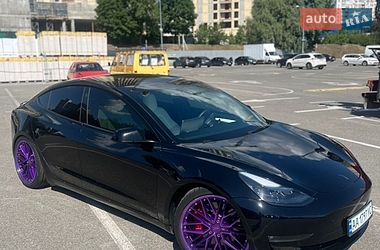 Седан Tesla Model 3 2022 в Киеве