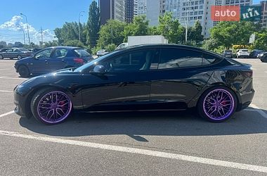 Седан Tesla Model 3 2022 в Киеве