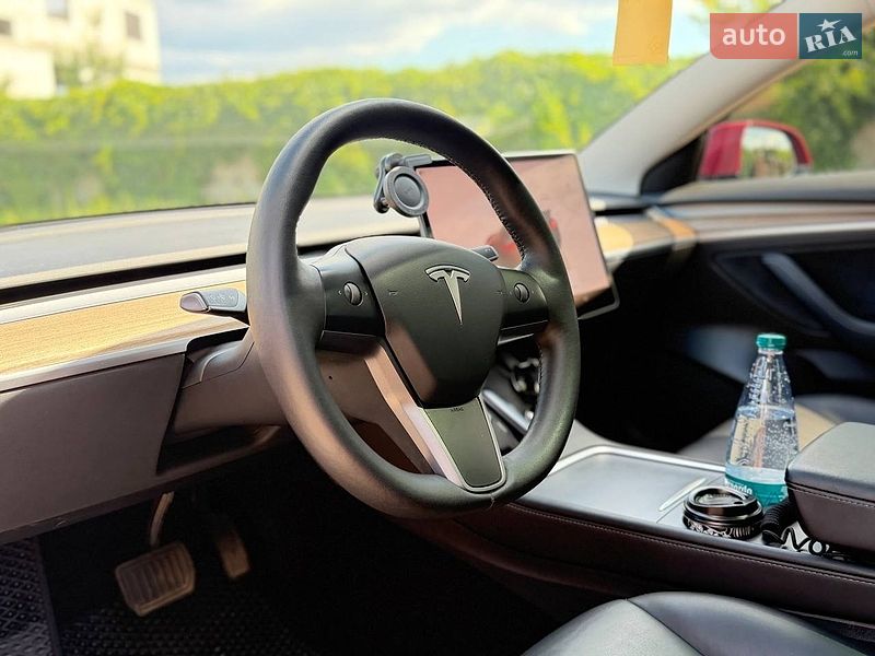 Седан Tesla Model 3 2022 в Киеве