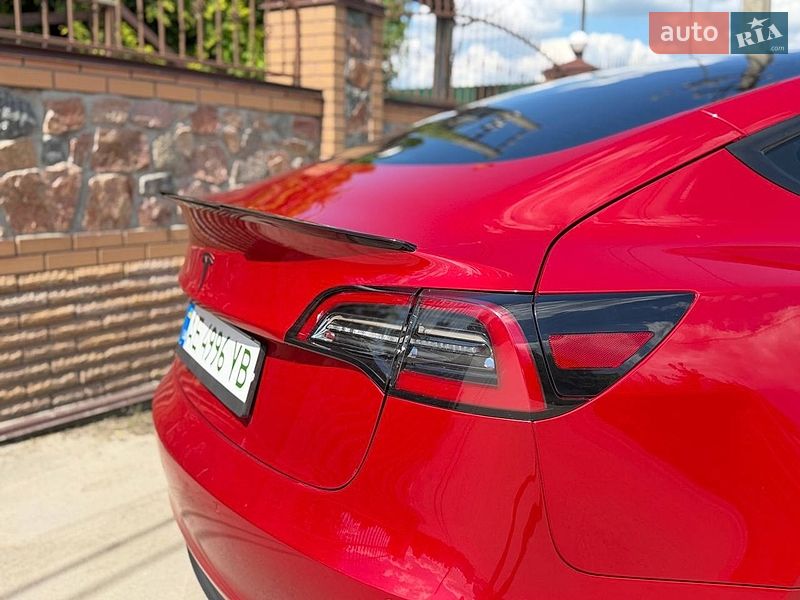 Седан Tesla Model 3 2022 в Киеве