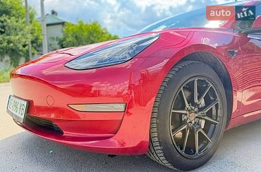 Седан Tesla Model 3 2022 в Киеве