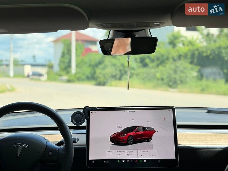 Седан Tesla Model 3 2022 в Киеве