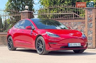 Седан Tesla Model 3 2022 в Киеве