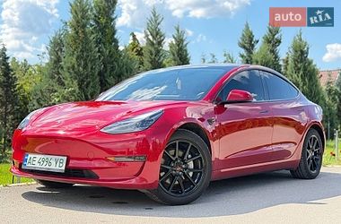Седан Tesla Model 3 2022 в Киеве