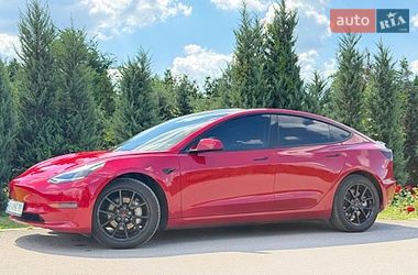 Седан Tesla Model 3 2022 в Киеве