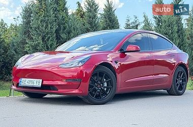 Седан Tesla Model 3 2022 в Киеве