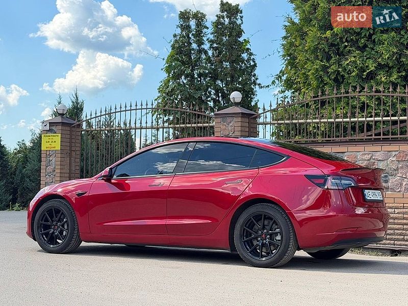 Седан Tesla Model 3 2022 в Киеве