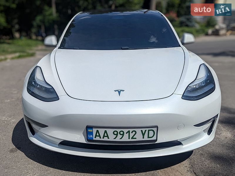 Седан Tesla Model 3 2020 в Киеве