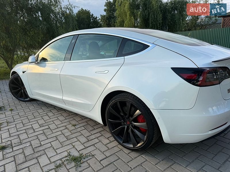 Седан Tesla Model 3 2020 в Одессе
