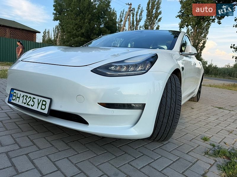Седан Tesla Model 3 2020 в Одессе