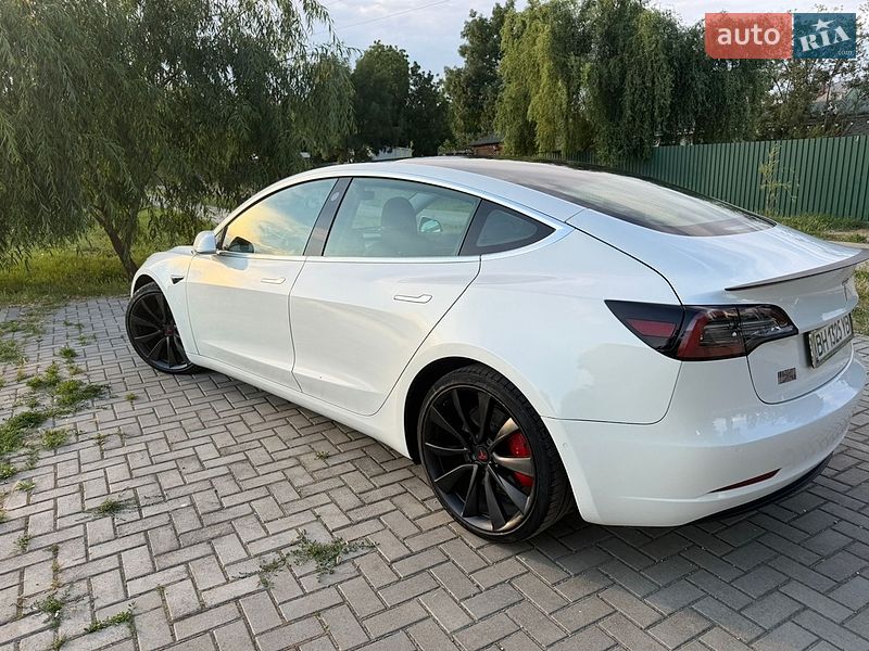 Седан Tesla Model 3 2020 в Одессе