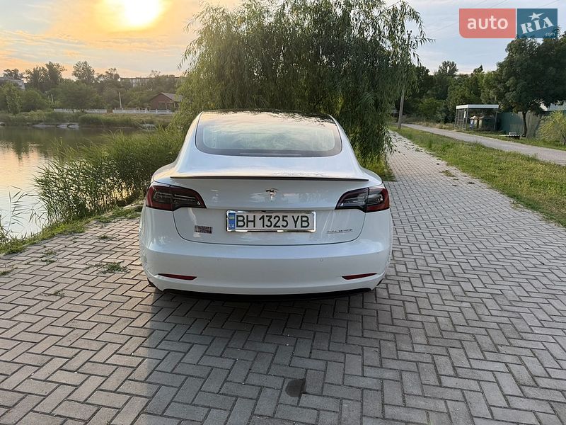 Седан Tesla Model 3 2020 в Одессе