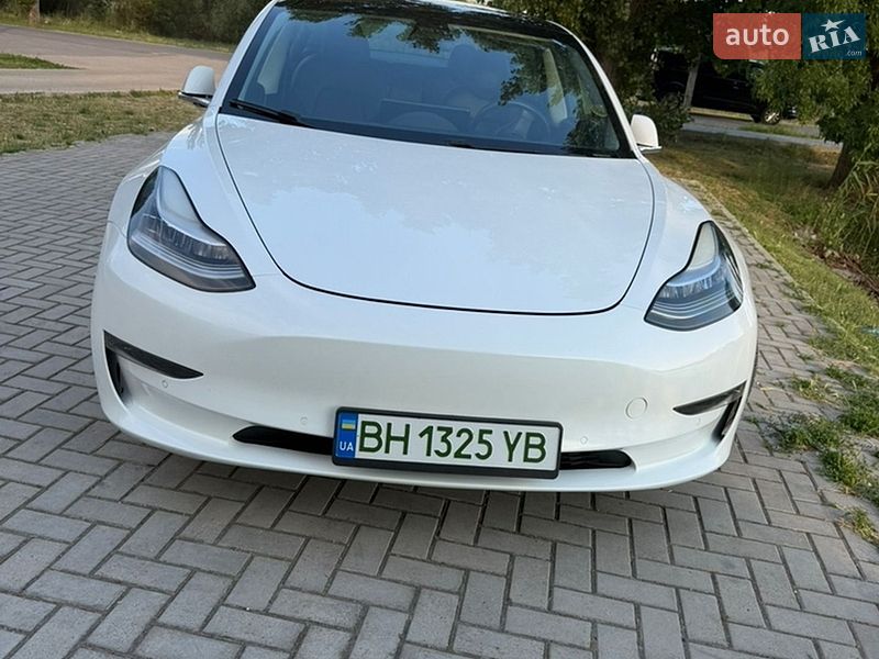 Седан Tesla Model 3 2020 в Одессе