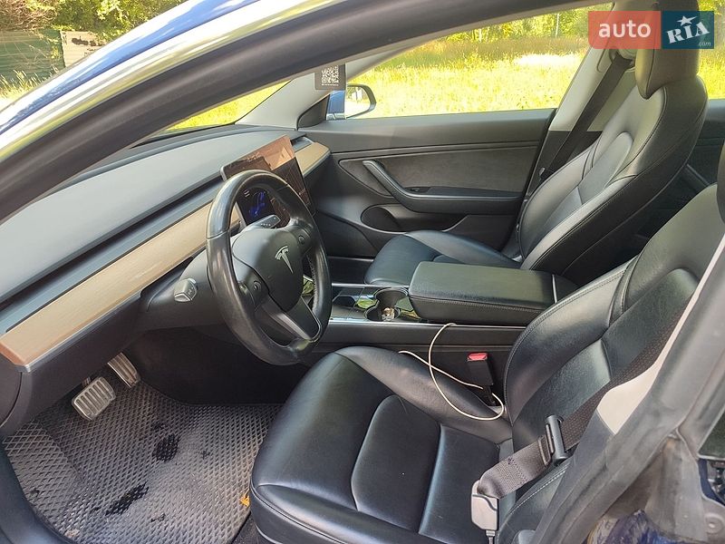 Седан Tesla Model 3 2019 в Каменском