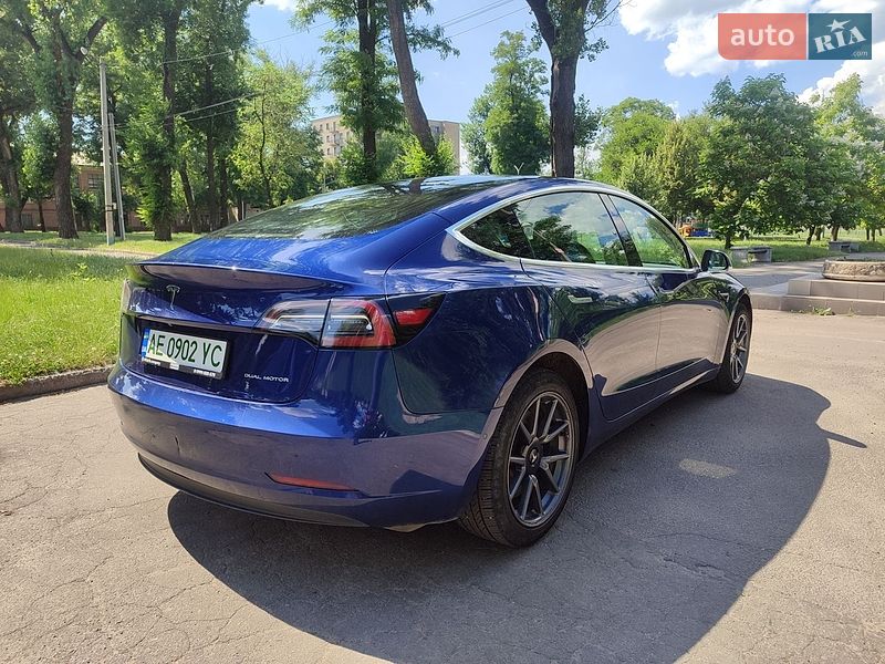 Седан Tesla Model 3 2019 в Каменском