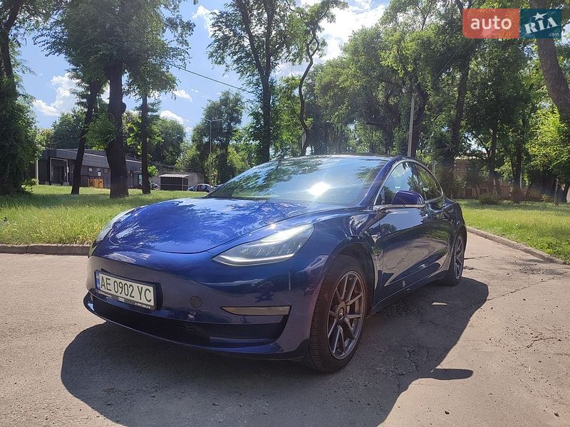 Седан Tesla Model 3 2019 в Каменском