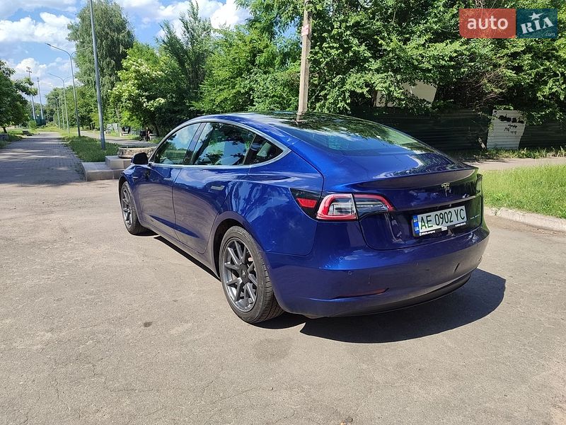 Седан Tesla Model 3 2019 в Каменском