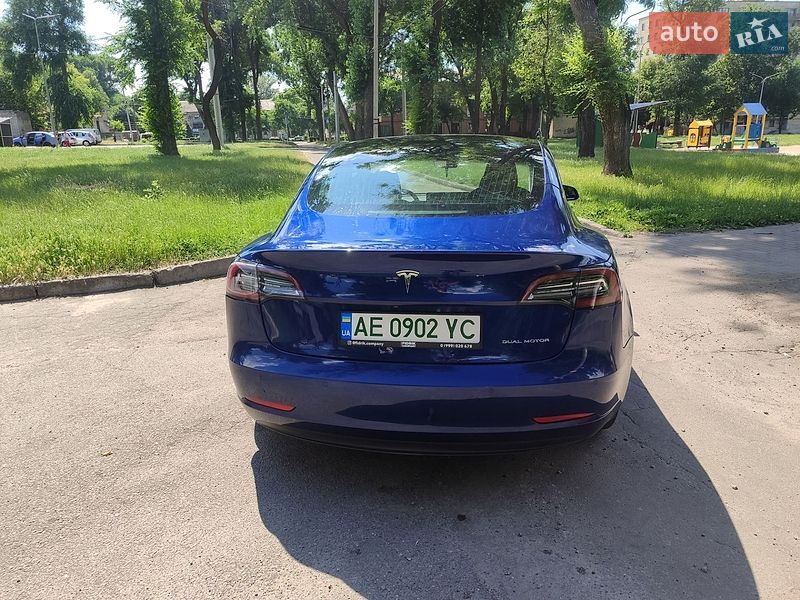 Седан Tesla Model 3 2019 в Каменском