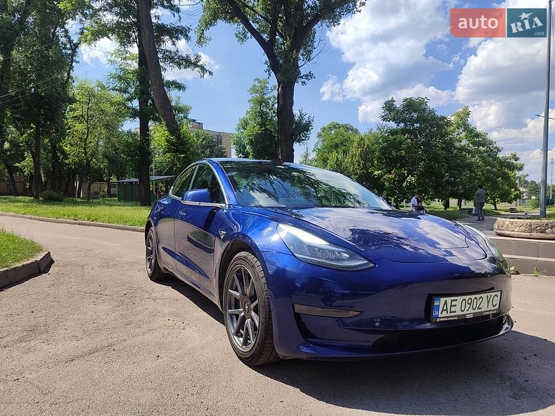 Седан Tesla Model 3 2019 в Каменском