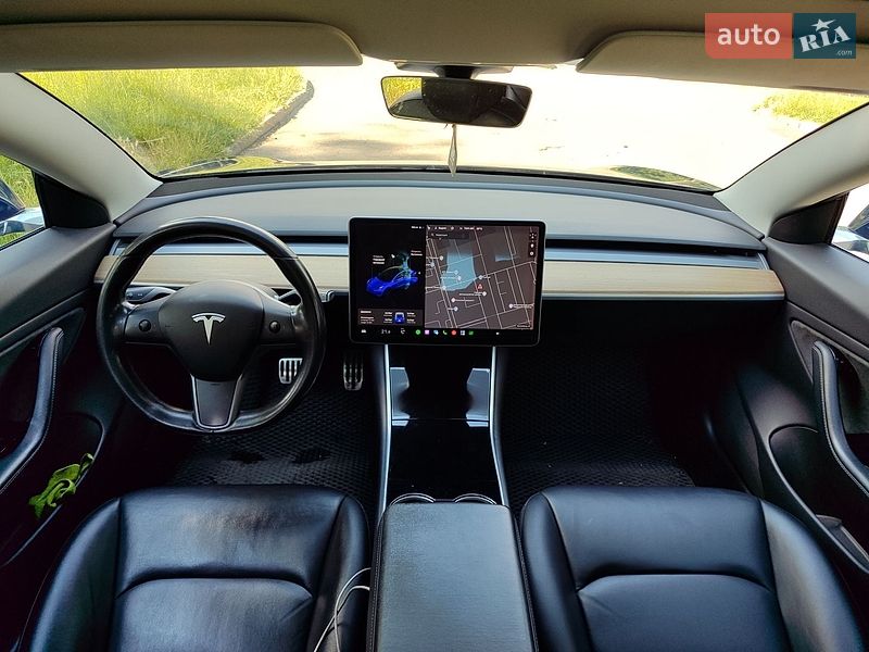 Седан Tesla Model 3 2019 в Каменском