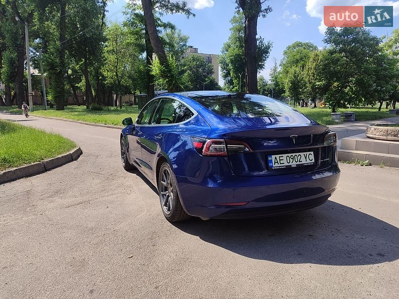 Седан Tesla Model 3 2019 в Каменском