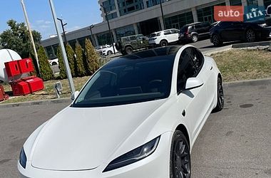 Седан Tesla Model 3 2024 в Днепре