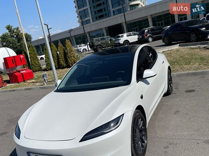 Седан Tesla Model 3 2024 в Днепре