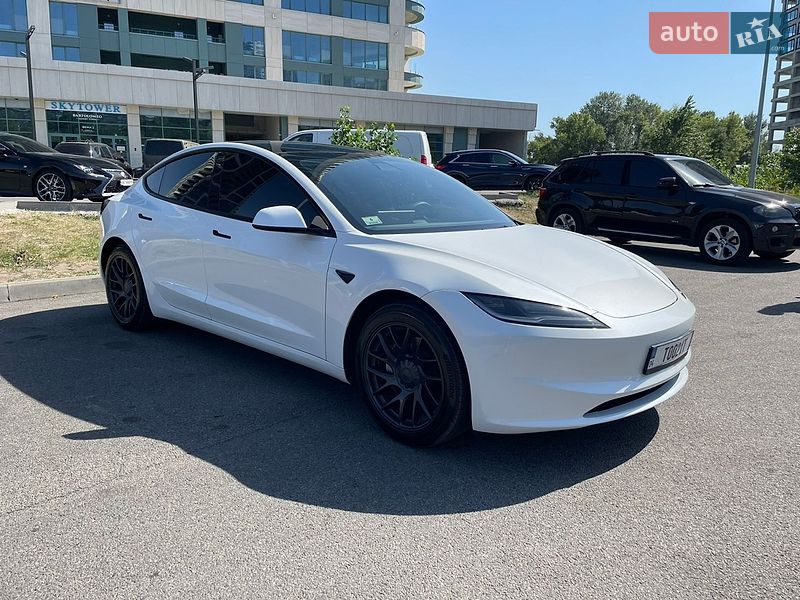Седан Tesla Model 3 2024 в Днепре