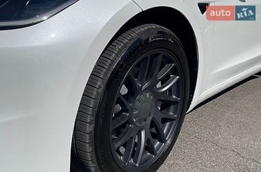 Седан Tesla Model 3 2024 в Днепре