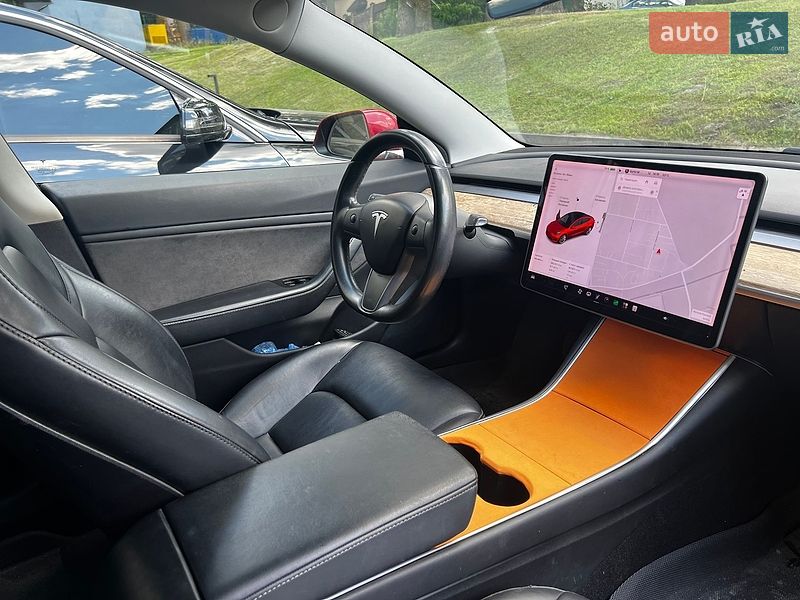 Седан Tesla Model 3 2018 в Ірпені