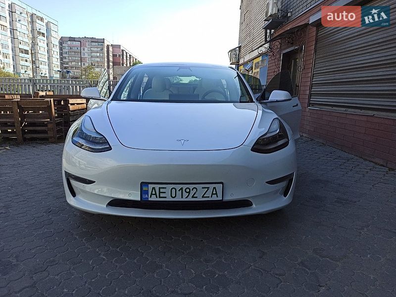 Tesla Model 3 2019