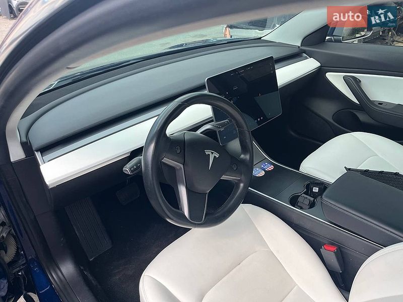 Седан Tesla Model 3 2019 в Києві