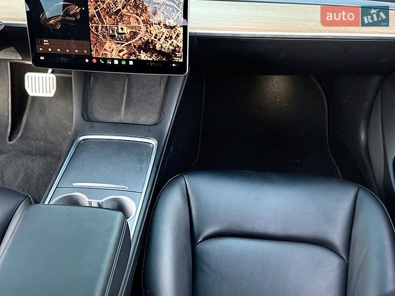 Седан Tesla Model 3 2021 в Ужгороде