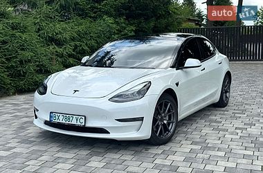 Седан Tesla Model 3 2021 в Староконстантинове