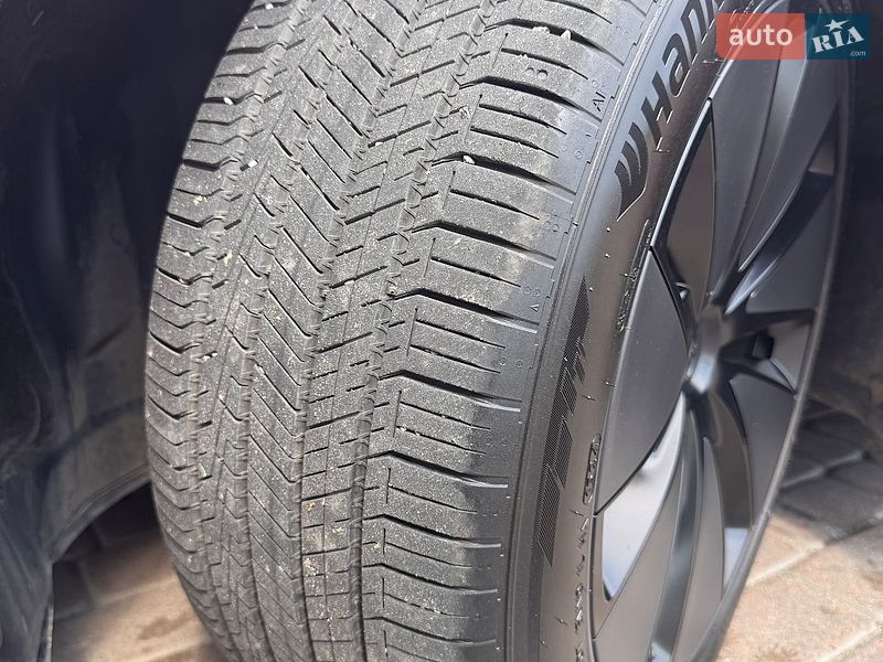 Седан Tesla Model 3 2024 в Гайсине