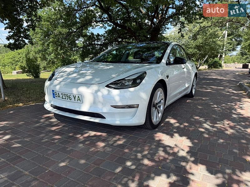 Tesla Model 3 2021