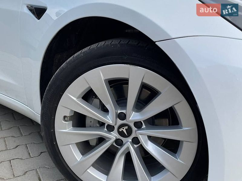 Седан Tesla Model 3 2023 в Калуше