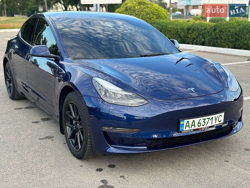 Седан Tesla Model 3 2022 в Кропивницком