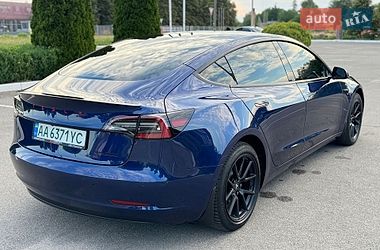 Седан Tesla Model 3 2022 в Кропивницком