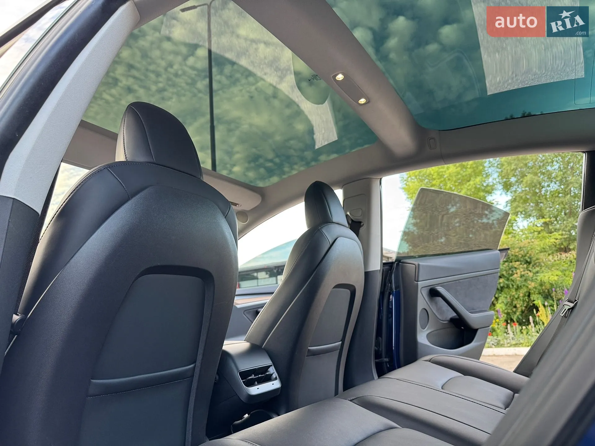 Tesla Model 3 2022 VIN 5YJ3E1EB1NF335677 фото оголошення 37 з 45
