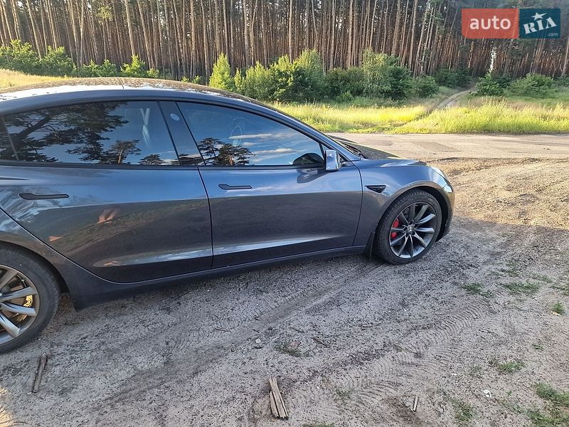 Седан Tesla Model 3 2022 в Черкассах