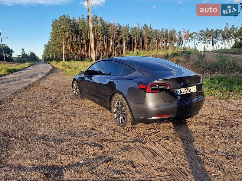 Седан Tesla Model 3 2022 в Черкассах