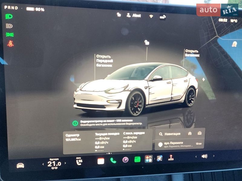 Седан Tesla Model 3 2023 в Дубні