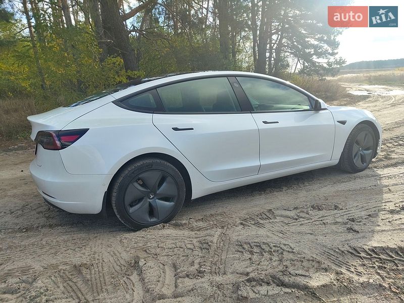 Седан Tesla Model 3 2019 в Макарові