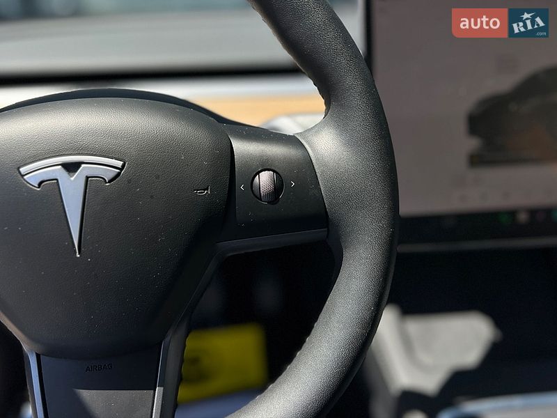 Седан Tesla Model 3 2023 в Ивано-Франковске