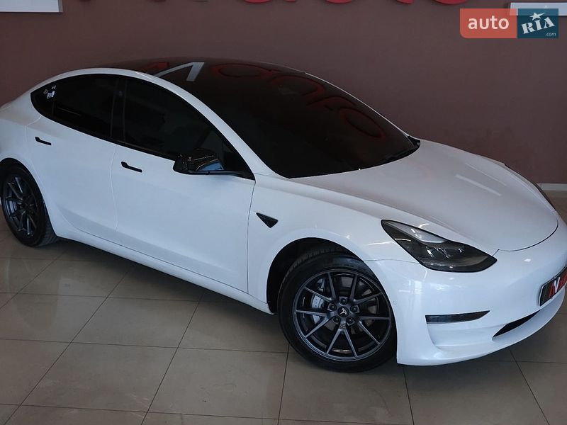 Седан Tesla Model 3 2021 в Одессе