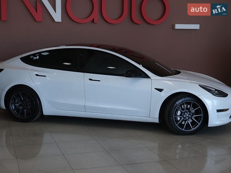 Седан Tesla Model 3 2021 в Одессе