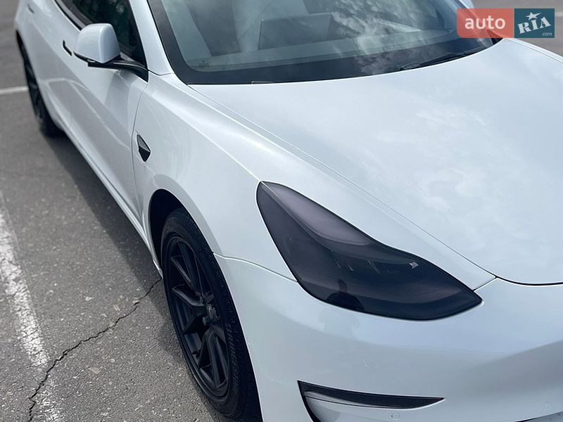 Седан Tesla Model 3 2022 в Києві