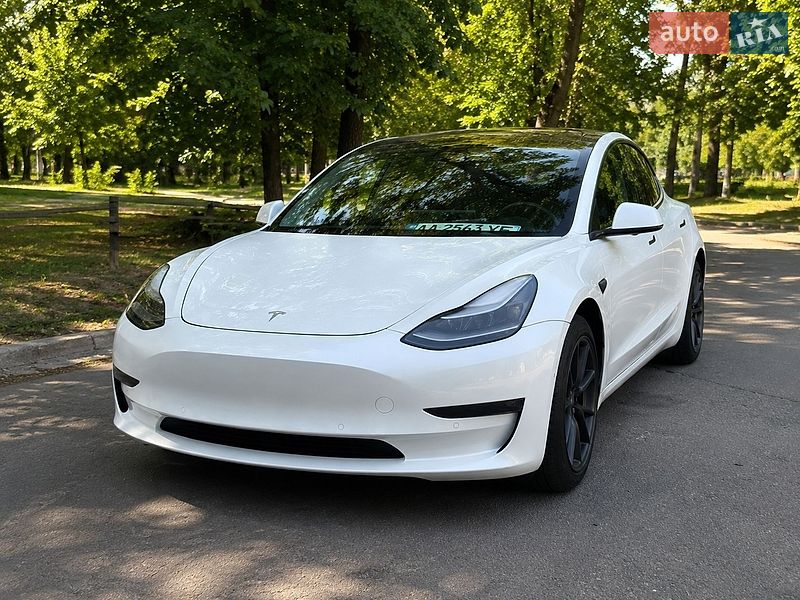 Tesla Model 3 2022