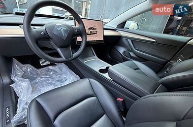 Седан Tesla Model 3 2022 в Киеве